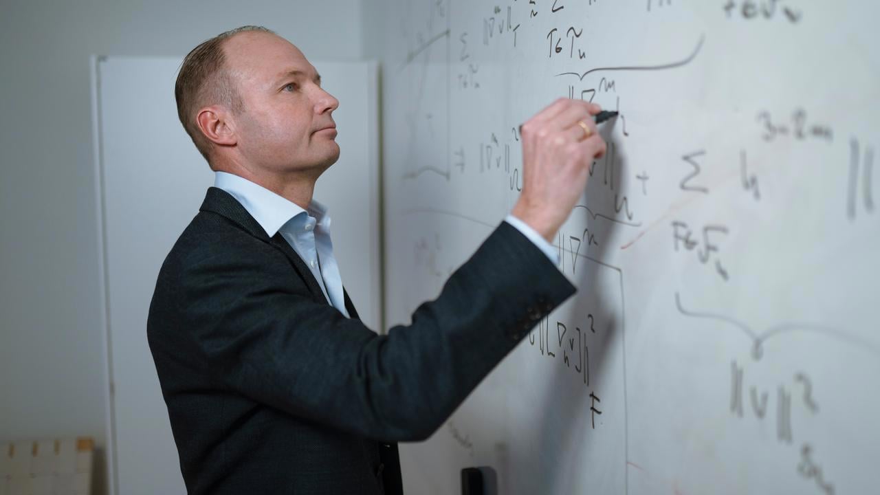 Mats G LarsonProfessor vid Institutionen f&ouml;r matematik och matematisk statistik