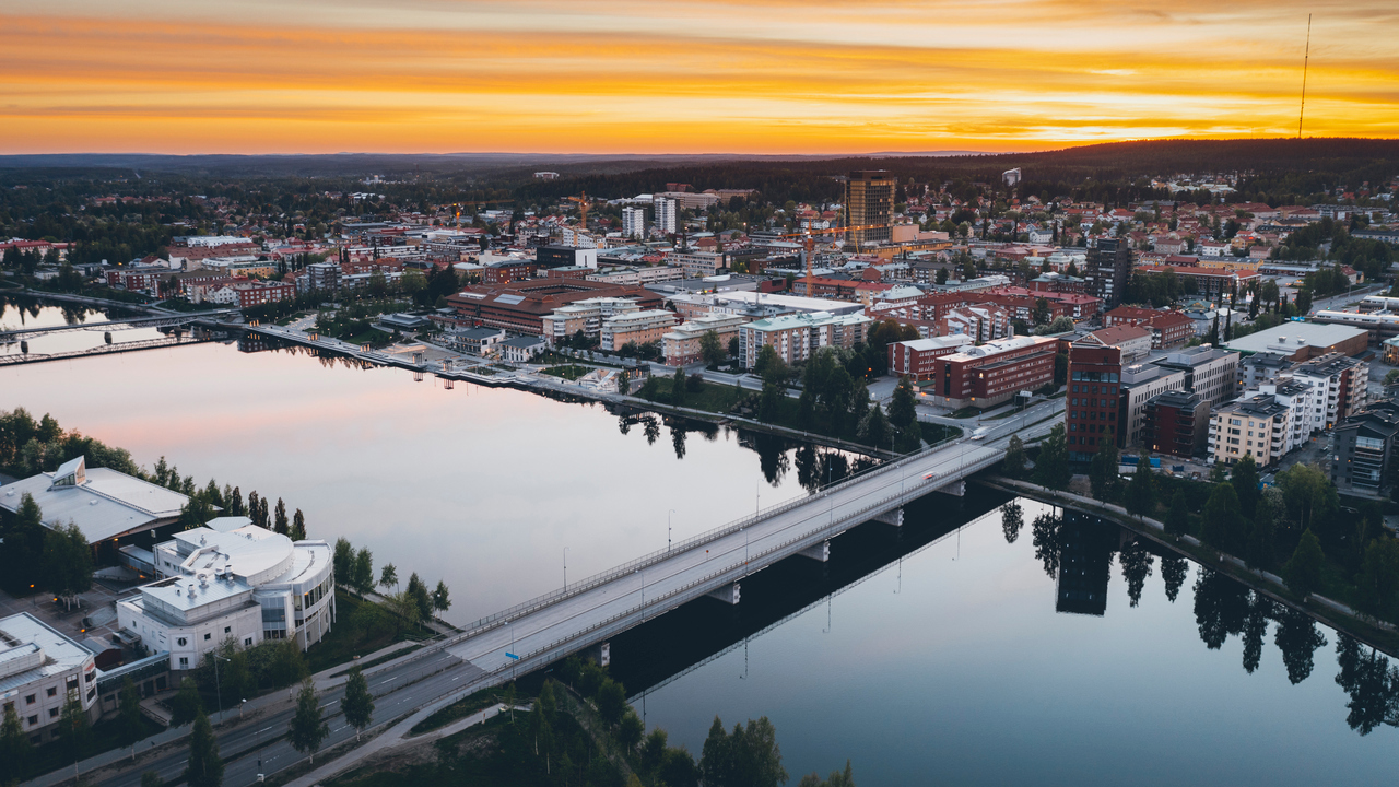 Vy &ouml;ver Skellefte&aring; stad och campus.