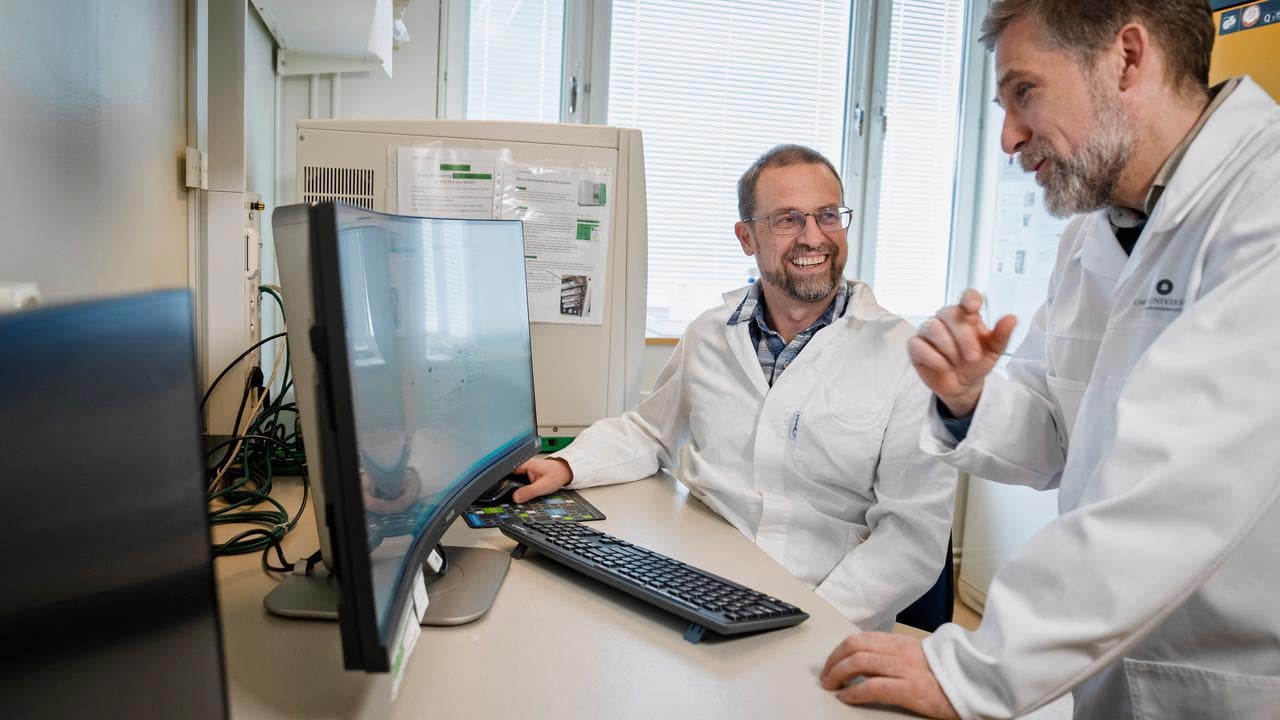 Johan Normark och Constantin Urban, Institutionen f&ouml;r klinisk mikrobiologi
