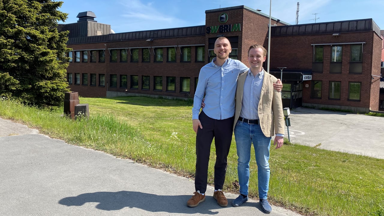 Vinnarna av Ume&aring; h&aring;llbarhetspris f&ouml;r uppsatser i f&ouml;retagsekonomi Niklas B&auml;cklund och Bj&ouml;rn Tomas Minde.