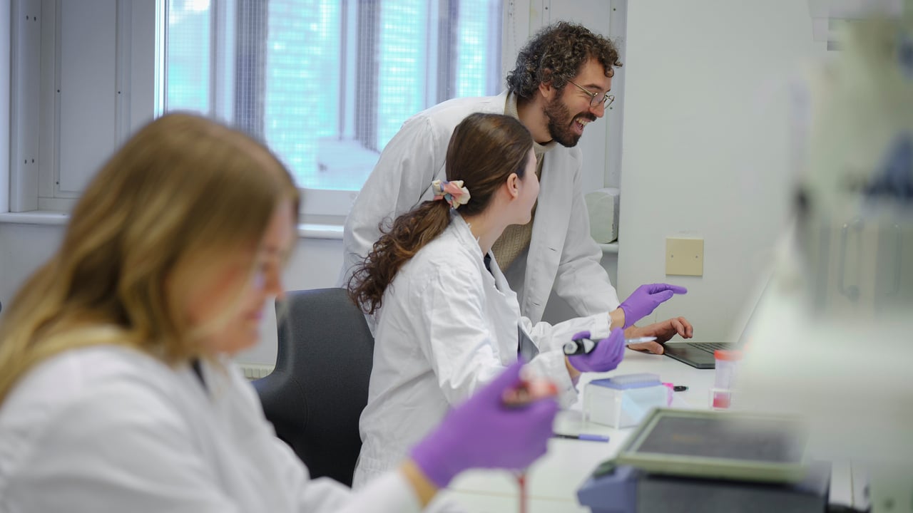 Forskare vid Institutionen f&ouml;r molekyl&auml;rbiologiAnknuten som forskare till Molekyl&auml;r Infektionsmedicin, Sverige (MIMS)
