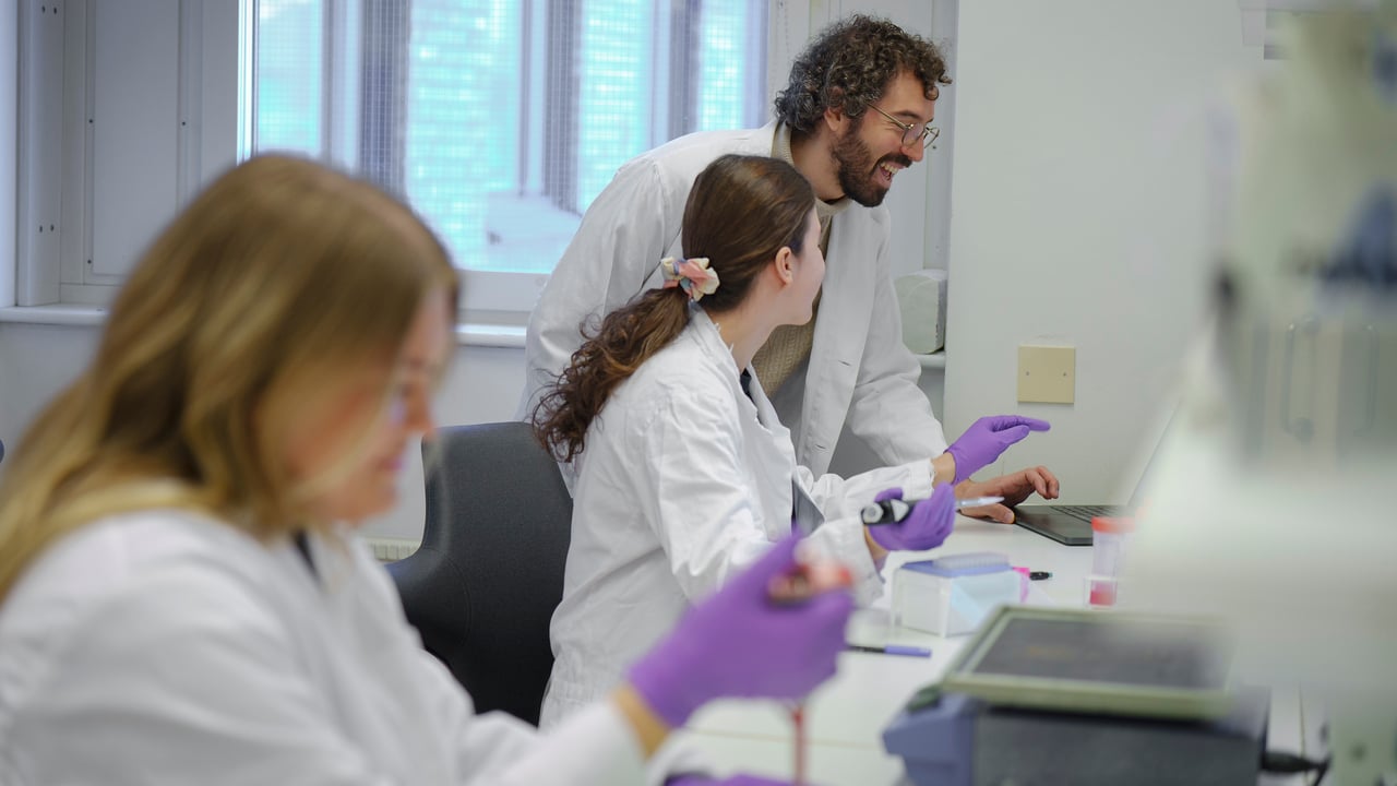Forskare vid Institutionen f&ouml;r molekyl&auml;rbiologiAnknuten som forskare till Molekyl&auml;r Infektionsmedicin, Sverige (MIMS)