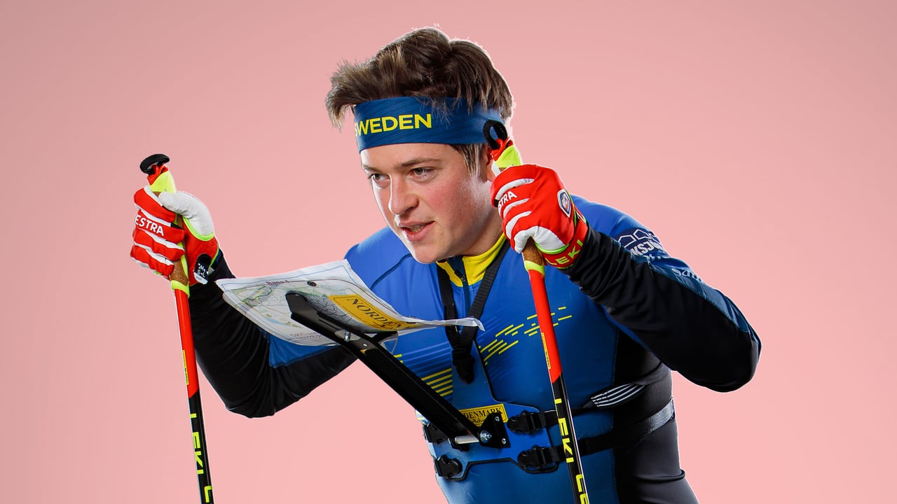 Jonatan St&aring;hl kombinerar studier vid Ume&aring; universitet med en elitidrottssatsning i skidorientering.