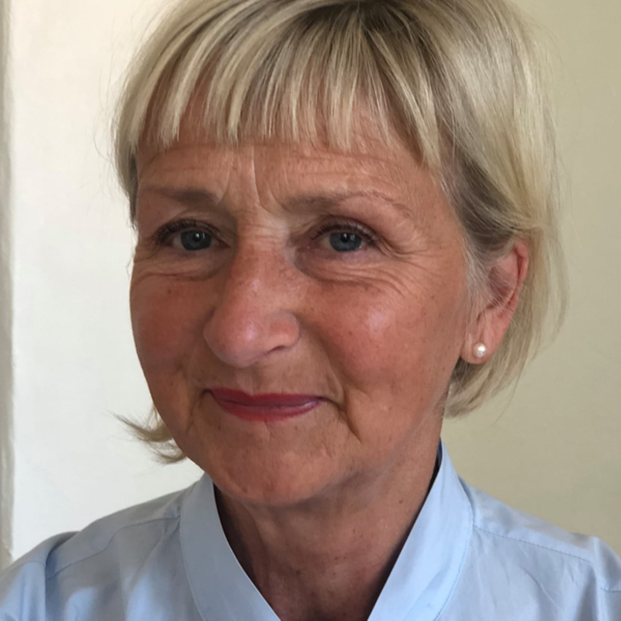Portr&auml;ttbild av Louise Ring, styrelseordf&ouml;rande f&ouml;r Handelsh&ouml;gskolan vid Ume&aring; universitet.