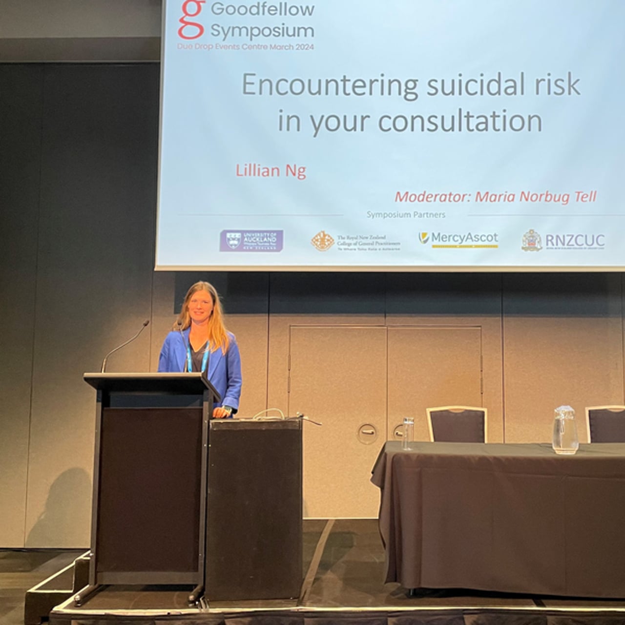 Maria Norburg Tell modererar seminarium under en nationell allm&auml;nmedicinsk konferens Auckland.