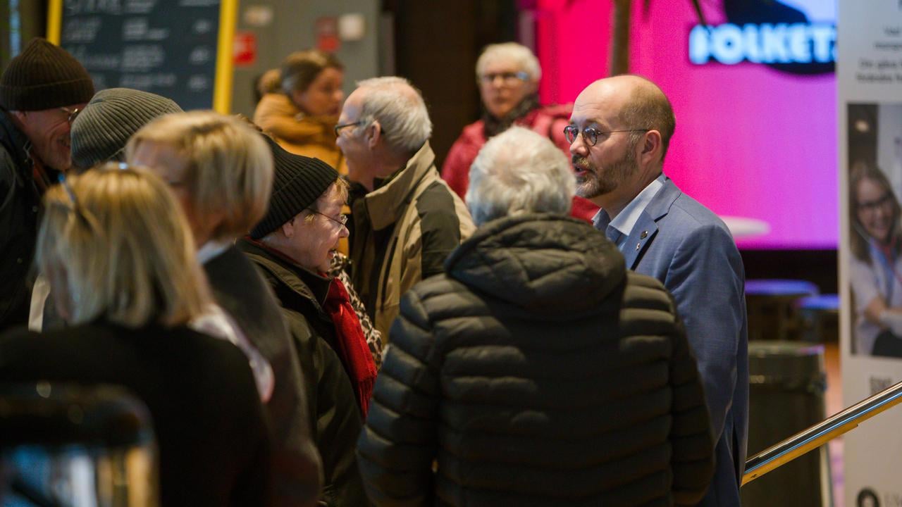 Fika efter en forskareVi bjuder på kunskap och fika. Populärvetenskapliga live-sända seminarier ger dig möjlighet att ta del av spännande medicinsk forskning.