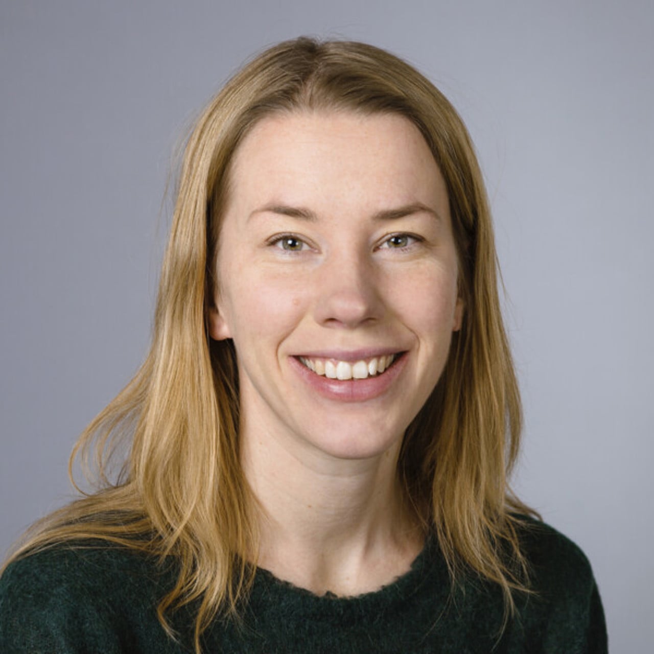 Portr&auml;tt p&aring; Katarina Henriksson, projektsamordnare vid Enheten f&ouml;r externa relationer, Ume&aring; universitet.