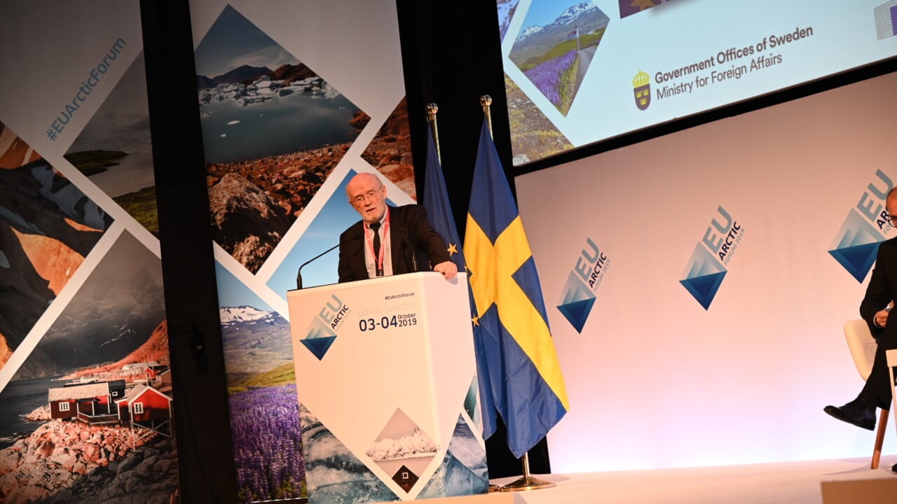 Man h&aring;ller tal