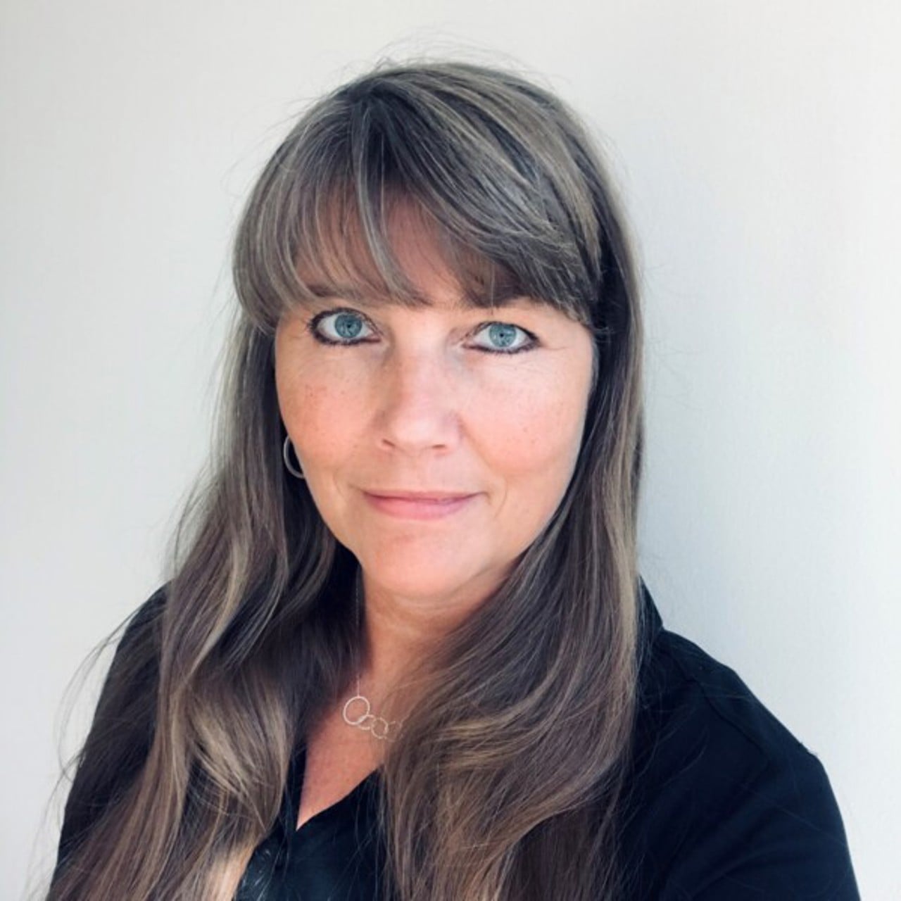 Portr&auml;tt p&aring; Annica Backman, lektor vid institutionen f&ouml;r omv&aring;rdnad vid Ume&aring; universitet