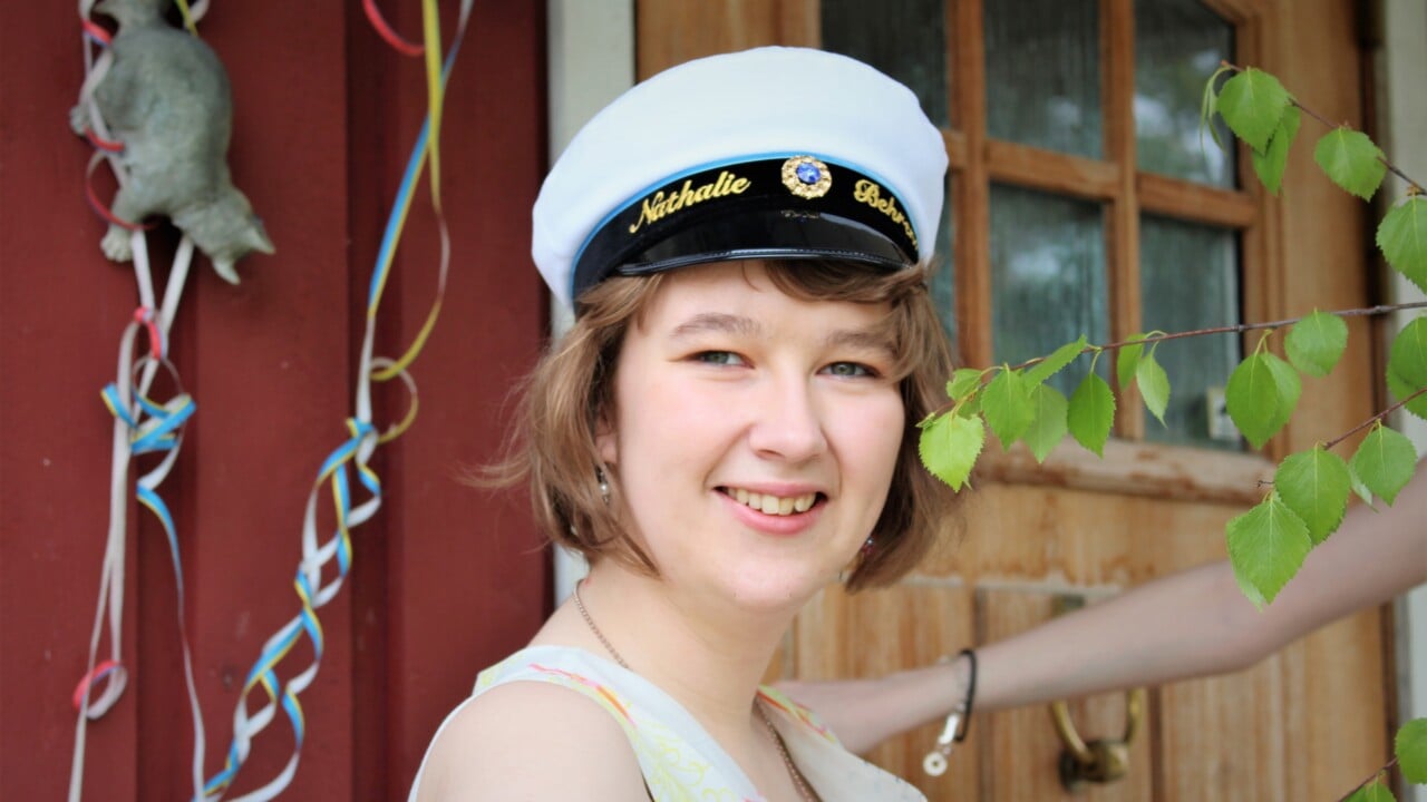 Nathalie Behrend med studentm&ouml;ssa