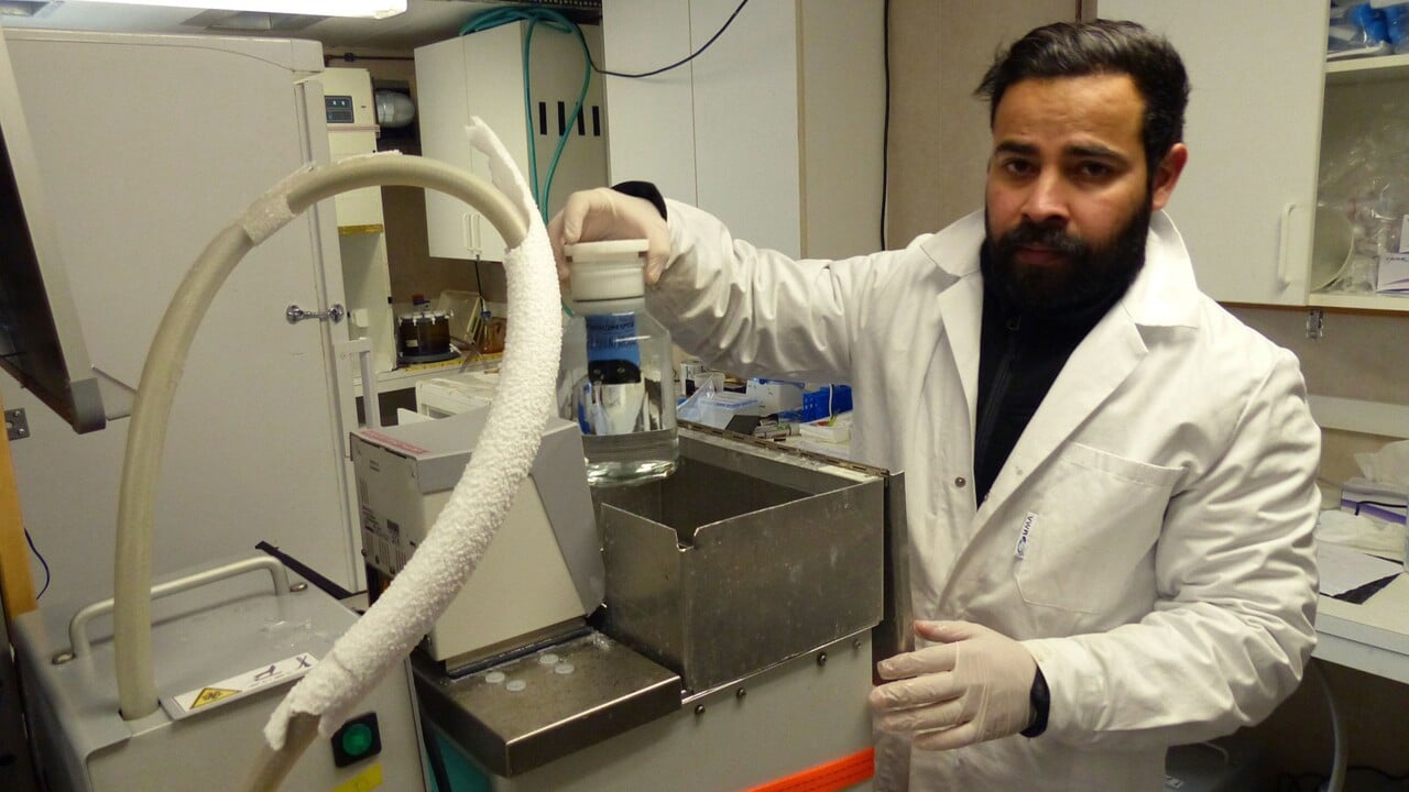 Forskare p&aring; laboratorium
