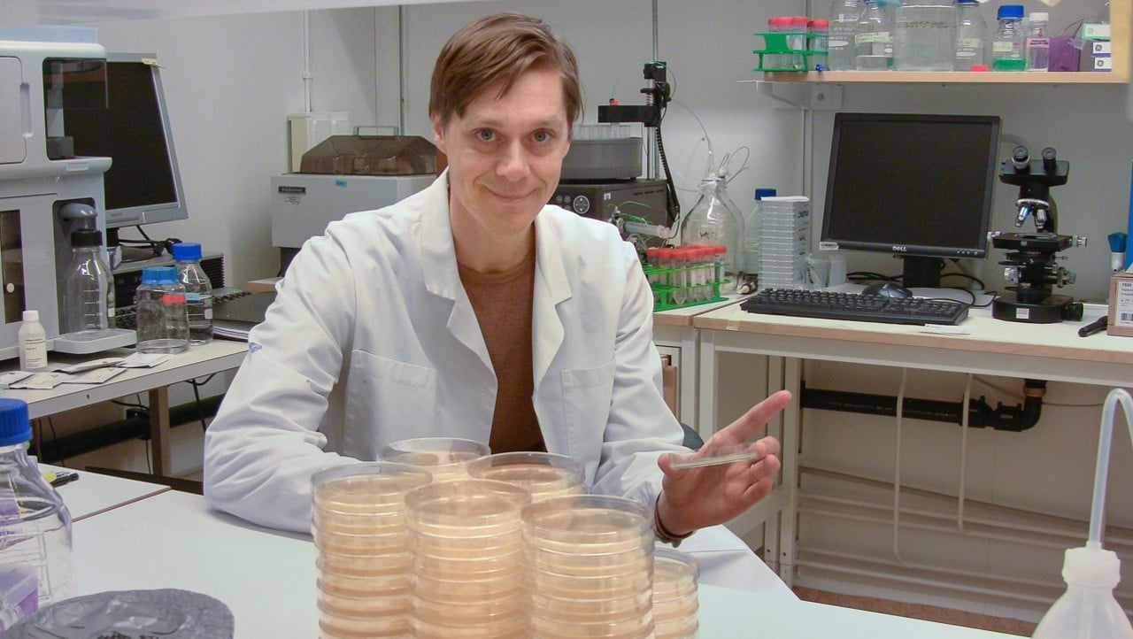 Peter Lind, forskarassistent p&aring; Institutionen f&ouml;r molekyl&auml;rbiologi