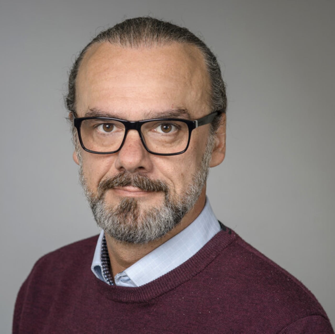 Portr&auml;tt p&aring; Dzenan Sahovic, Anknuten som universitetslektor vid Statsvetenskapliga institutionen, Ume&aring; universitet.