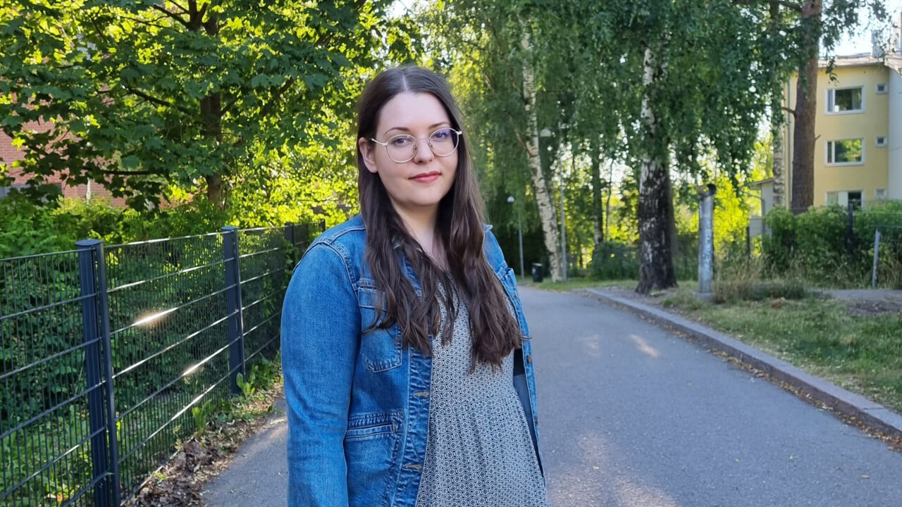 Portr&auml;ttbild p&aring; Sandra Norrman utomhus
