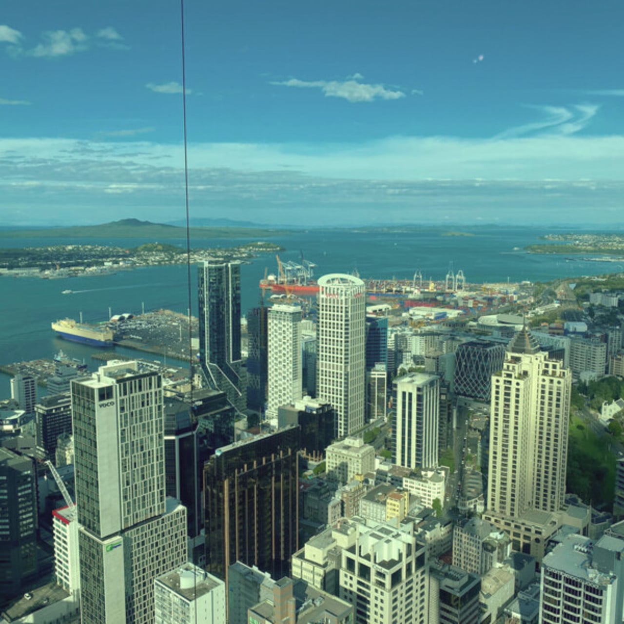 Auckland skyline, fr&aring;n Skytower i Auckland, Nya Zeeland