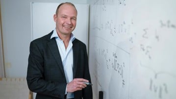 Mats G Larson
Professor vid Institutionen för matematik och matematisk statistik