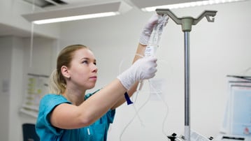 Studenter på sjuksköterskeprogrammet tränar på KTC.