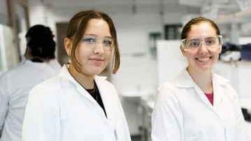 students in chemistry lab