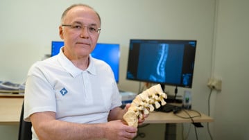 Professor, överläkare vid Institutionen för kirurgisk och perioperativ vetenskap Enhet: Ortopedi