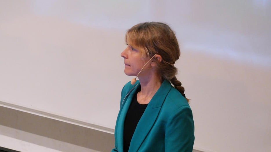 Sofie Henricson håller sin plenarföreläsning.