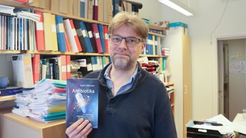 Jörgen Johansson, professor på Institutionen för molekylärbiologi