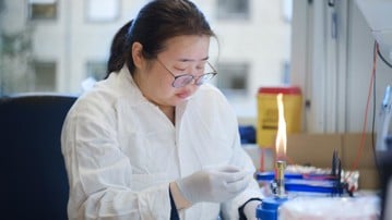 Bolor Buyanbadrakh working in the lab