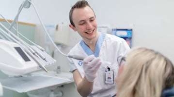 Studenter Tandläkarutbildningen