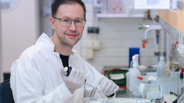 Lars-Anders Carlson
Universitetslektor vid Institutionen för medicinsk kemi och biofysik
Anknuten som övrig/annan befattning till Molekylär Infektionsmedicin, Sverige (MIMS)
Anknuten som övrig/annan befattning till Wallenberg centrum för molekylär medicin vid Umeå universitet (WCMM)