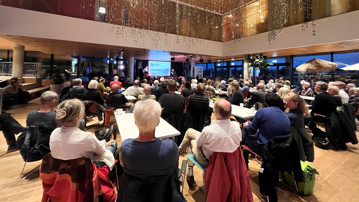 Fullsatt vid evenemang  klimatförnekelse av UTRI