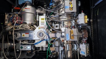 Elektronmikroskop vid Umeå Centre for Electron Microscopy.