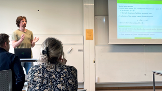 Ferry Heinzelmann presenting at the Joint Statistical Seminar.