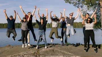 Internationella studenter vid Nydalasjön.