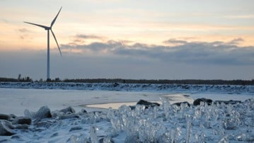 Märkliga isformationer i hamnen i Holmsund.