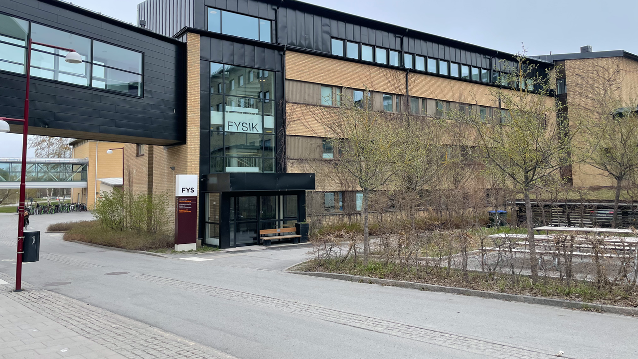 En bild på fysikinstitutionen utifrån