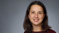Sophia Holmlund, biträdande universitetslektor, kombinerad med klinisk tjänstgöring vid Institutionen för omvårdnad.