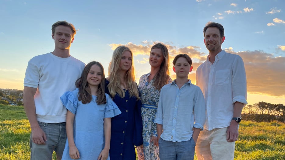 Gruppbild av Maria Norburg Tells familj.
