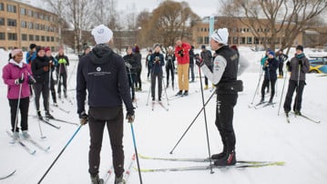 Skidteknikpass på Campus Umeå i samband med Hälsa på Campus 1 Mars 2022. Instruktörer är Andreas Domeij och Joel Sjölander.