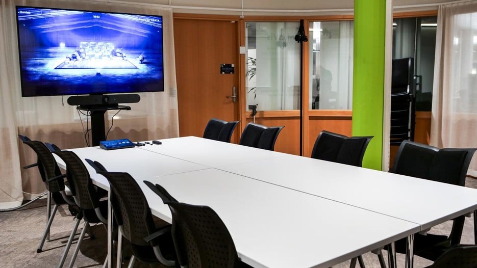 Stora mötesrummet används för undervisning och andra möten för upp till 30 personer.
