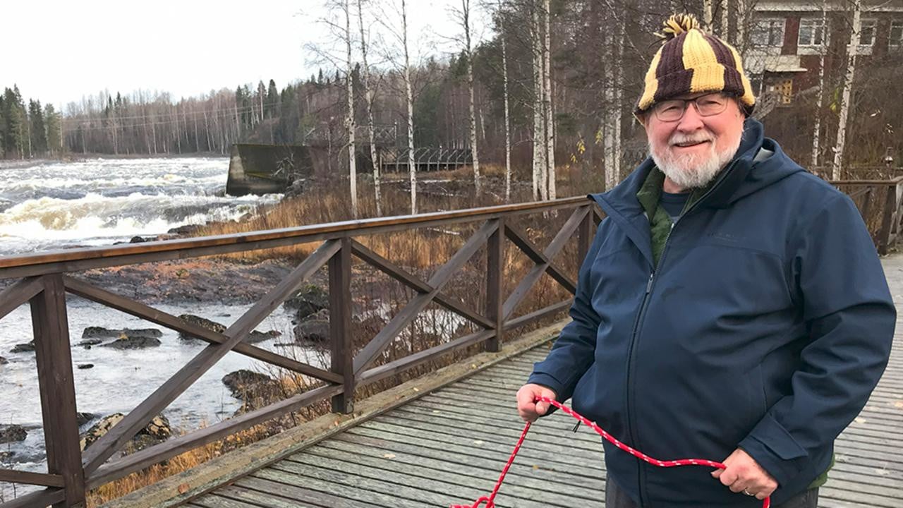 Professor emeritus Terry Bidleman vid fältarbete.