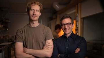 Christian Larsen och Erik Zäll driver LunaLEC, ett bolag som har sin grund i forskning från Umeå universitet.