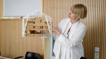 Cornelia Redeker,
Professor vid Arkitekthögskolan vid Umeå universitet
Roll: Katalogansvarig, Prefekt