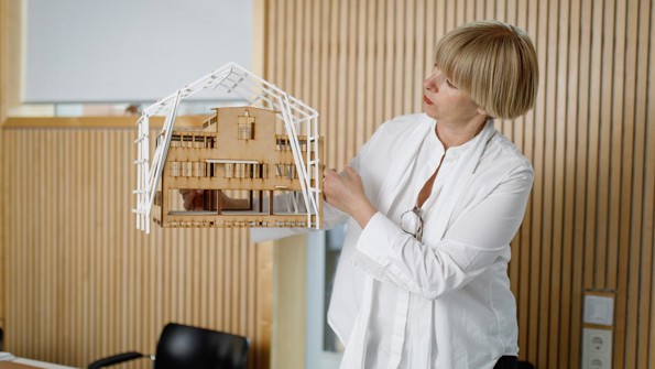 Cornelia Redeker,
Professor vid Arkitekthögskolan vid Umeå universitet
Roll: Katalogansvarig, Prefekt