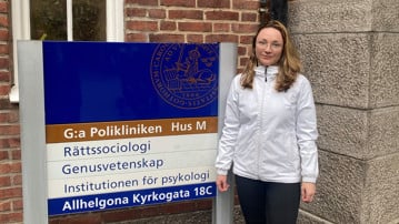 Doktorand Ekaterina Zmyvalova utanför Lunds universitet
