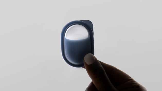 The patch is designed for two scenarios: a discreet form factor for self-application and an optimized dressing for application by a caregiver.