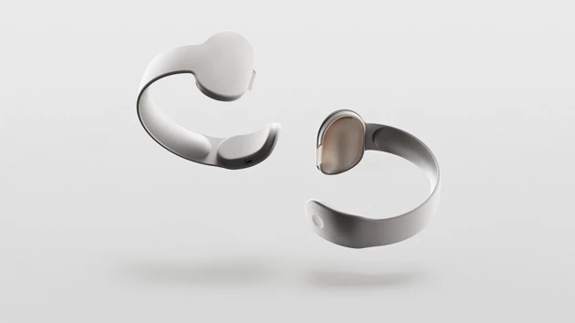 Minimalistic Sona neck cuff design shown in a product render, highlighting clean surfaces and an approachable look for user trust.