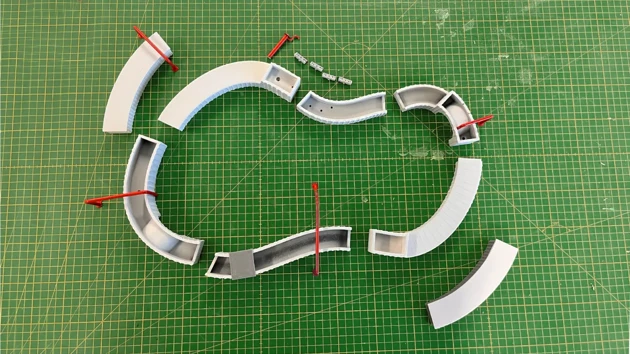 Model in scale 1:20. Showing dimensions and parts