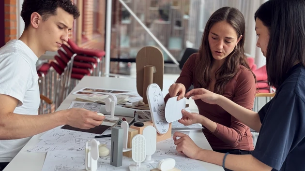  Corinna Diestel's grad project Aveo is not just a product. It is a deeply personal response to a healthcare system that often treats symptoms rather than people.