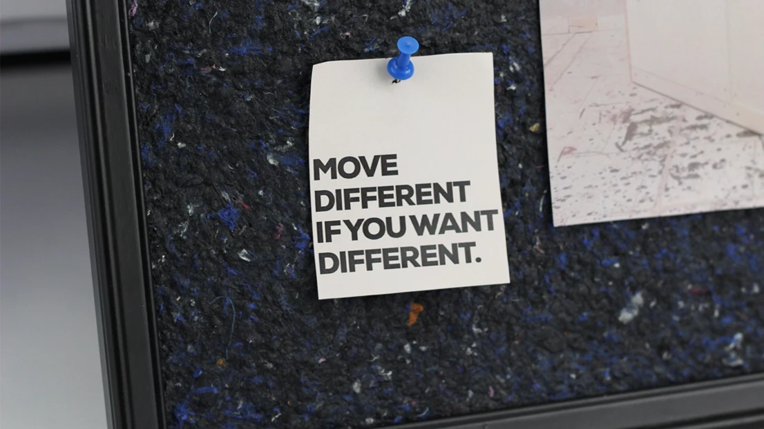 As a pinboard: A simple and functional use of the material.