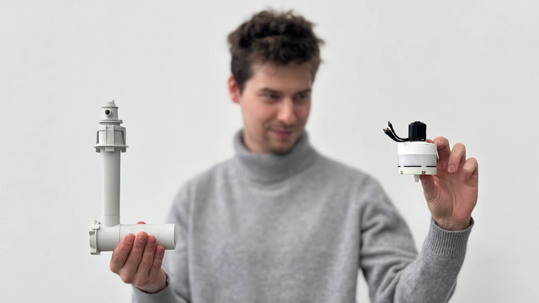Suction cartridge concept: all disposables in one assembly, ready to use, 75g material per usage.