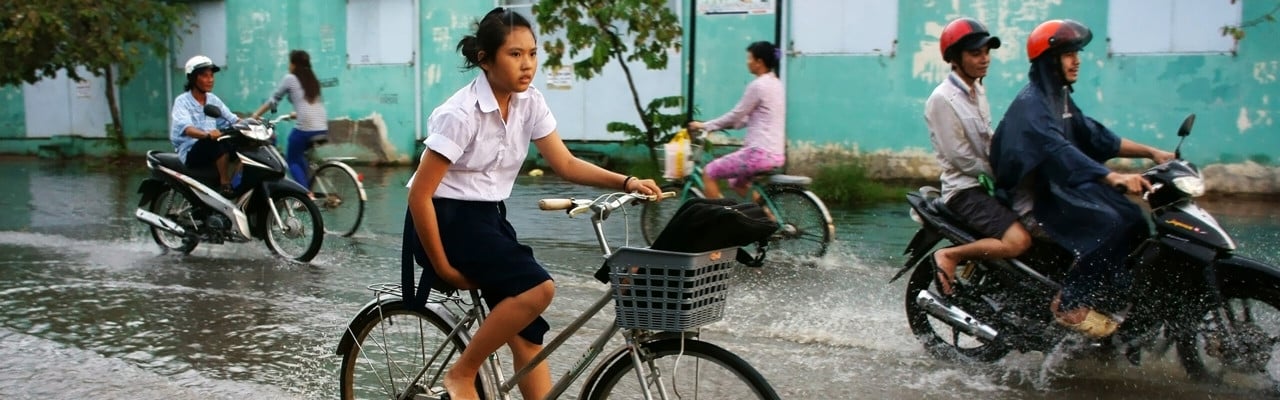 Översvämmad gata I Ho Chi Minh-staden.